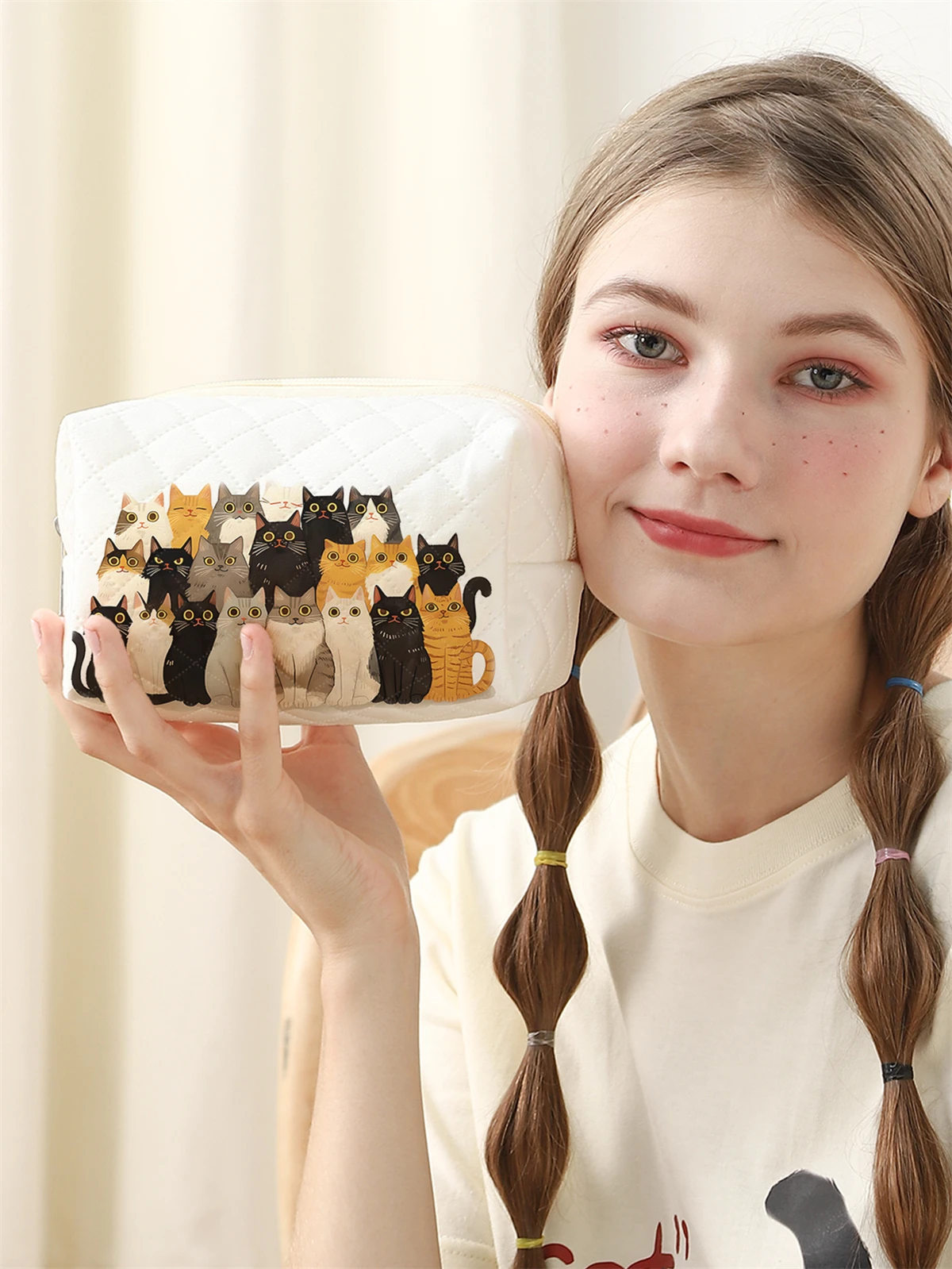 Cartoon cat pattern printed makeup bag, lightweight zipper storage bag, travel toiletries storage bag, toiletries travel bag