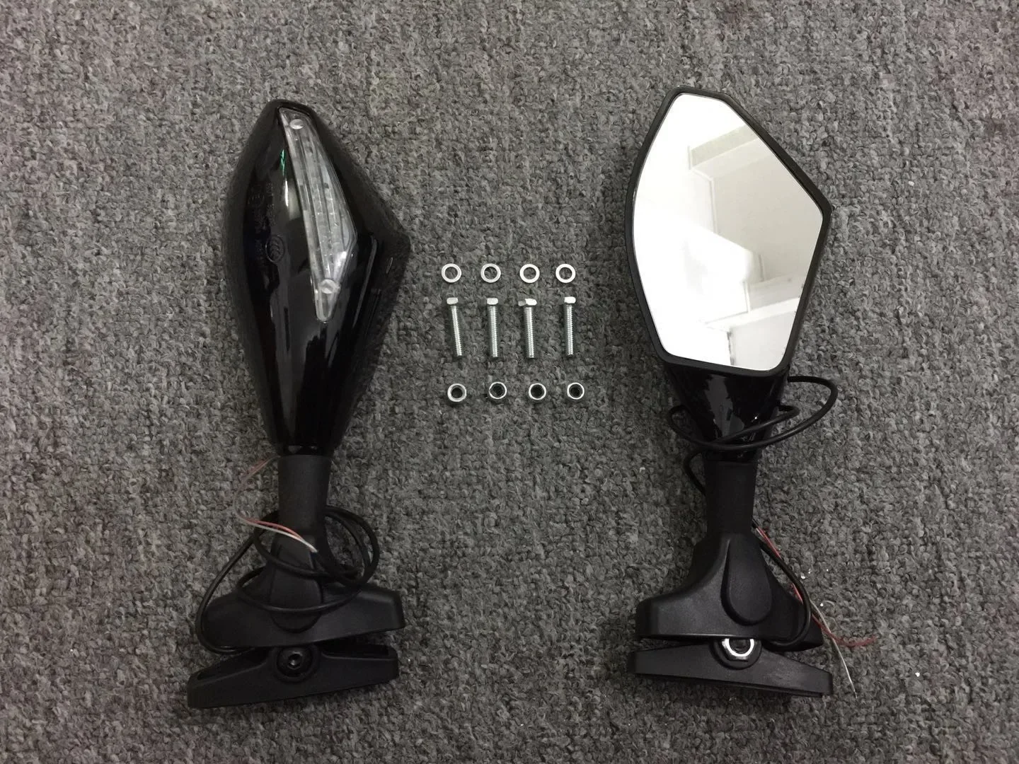 

Motorcycle Rear View Mirrors With Turn Signal Fit For Honda VTX1800 1300 CBR600F2 F3 F4 F4i F5