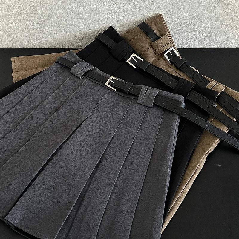 패션 복고풍 주름 치마 2024 봄 새로운 한국 스타일 여성 의류 짧은 A 라인 스커트와 벨트 안감