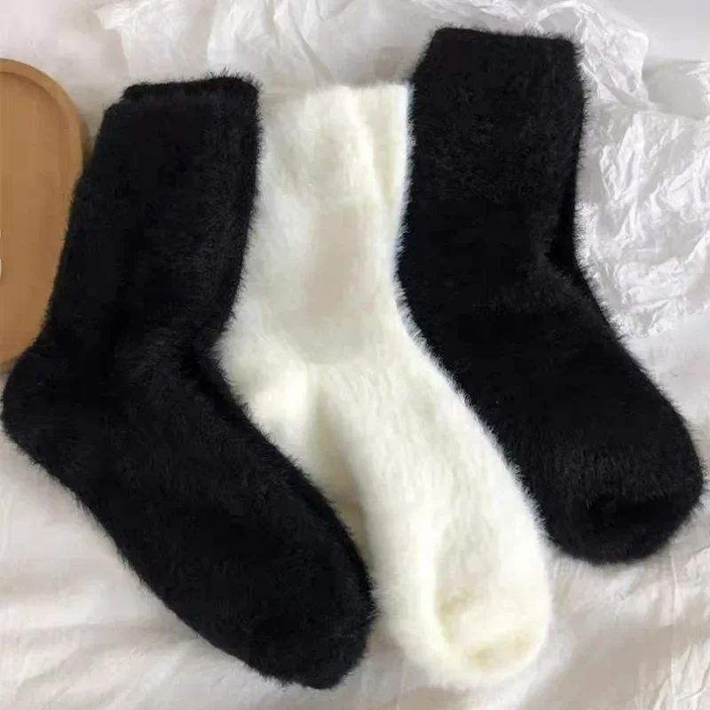

Harajuku Women's Plush Socks Kawaii Soft Mink Fleece Socks Autumn Winter Black White Thicken Thermal Middle Tube Sleeping Socks