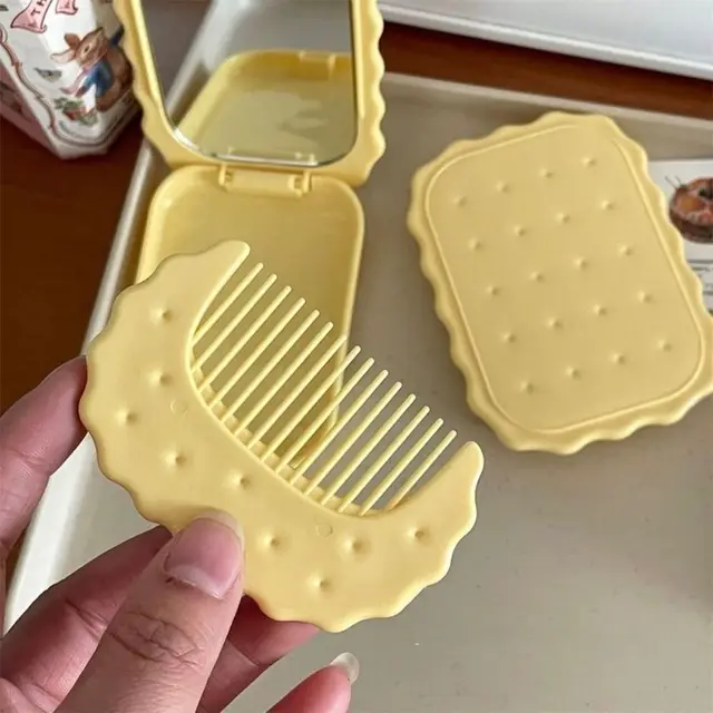 Mini miroir de poche en forme de biscuit au fromage, portable, pliable, pour maquillage, pour voyage, style dessin animé mignon, 03 utilisation 3