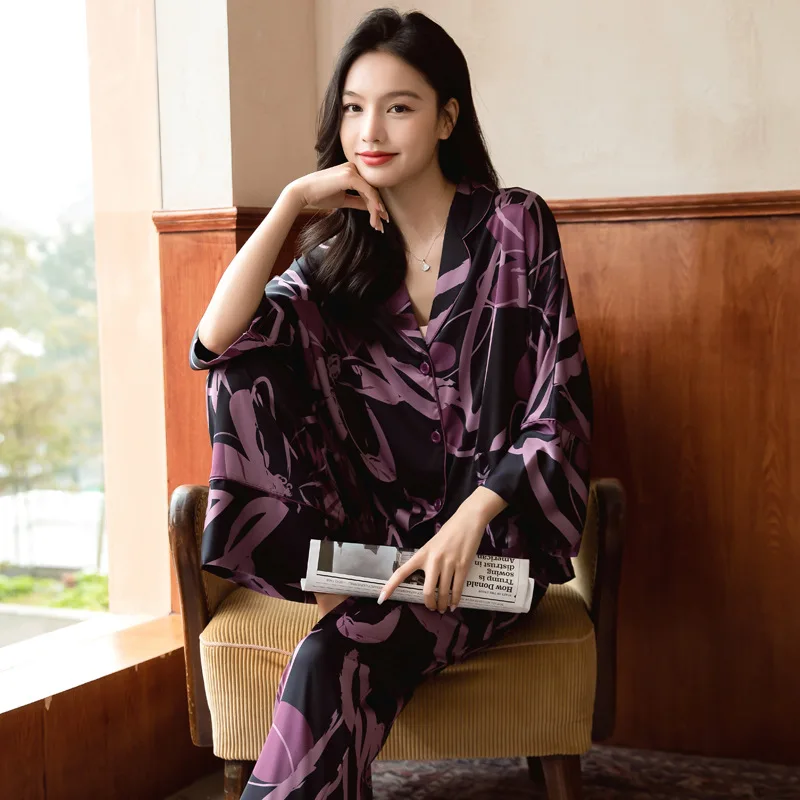 Premium Women's Ice Silk Pajama Set Lightweight Long Sleeve Loungewear Fashionable Silk Design Luxurious Comfort for Homewear - Image 5
