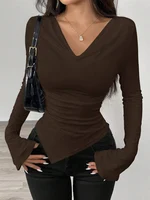 2025 printemps été nouveau femmes col en V épaules dénudées à manches longues conception t-shirt coupe ajustée avec volants irréguliers manches longues haut 1