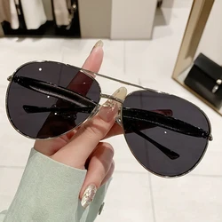 Vintage - Inspired Oversized Aviator Sunglasses with Gold Streamline Arms (C5 Silve Black)