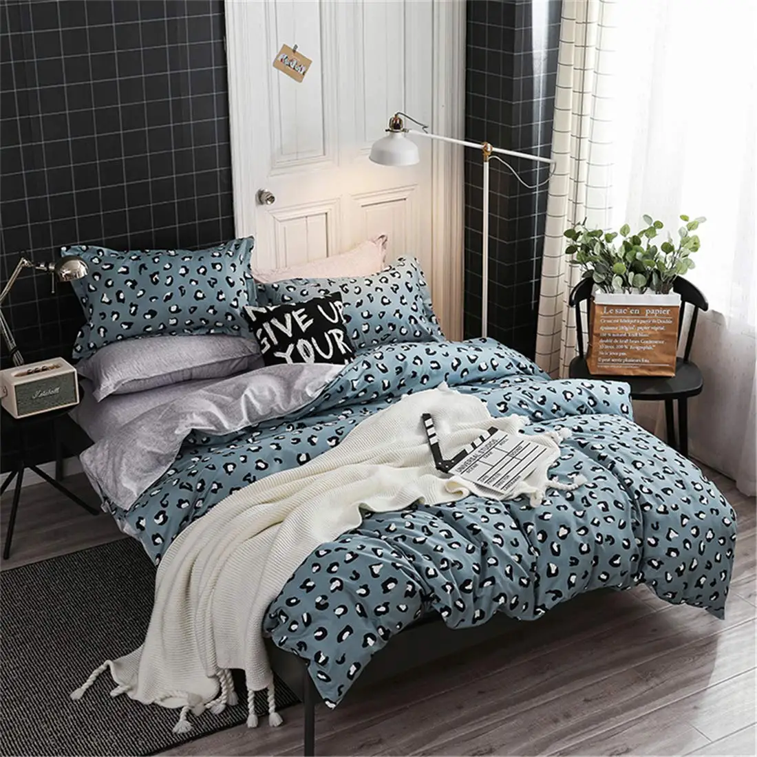 

MWSWL Microfiber Bedding Set Duvet Cover Set Black and White Dot Include 2 Pillowcases Ultra Soft Zipper Closure