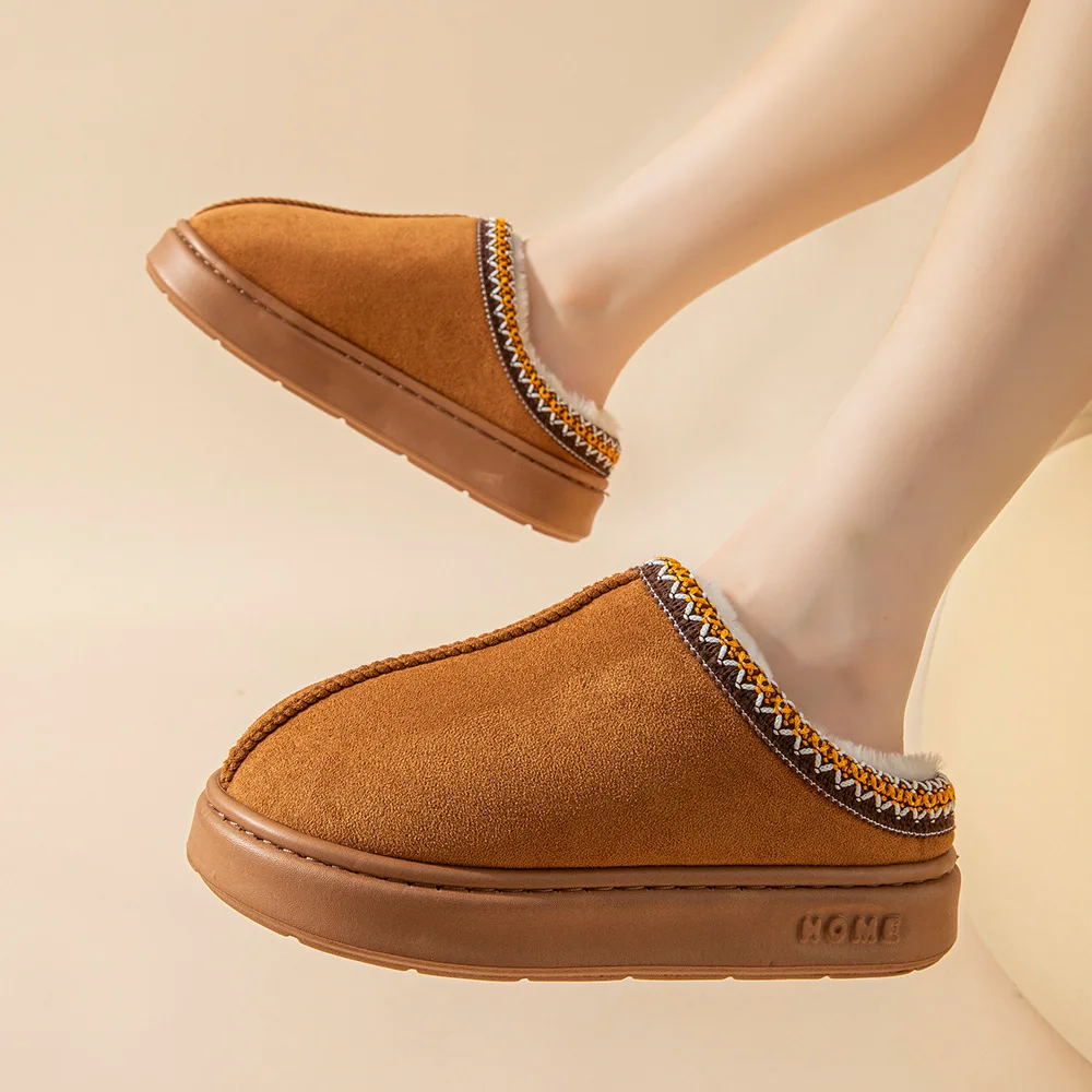 شبشب منزلي للزوجين عالي الجودة بلون سادة جديد من جلد الغزال الصناعي، نعل سميك، غير قابل للانزلاق، خفيف الوزن، دافئ من القطن للنساء