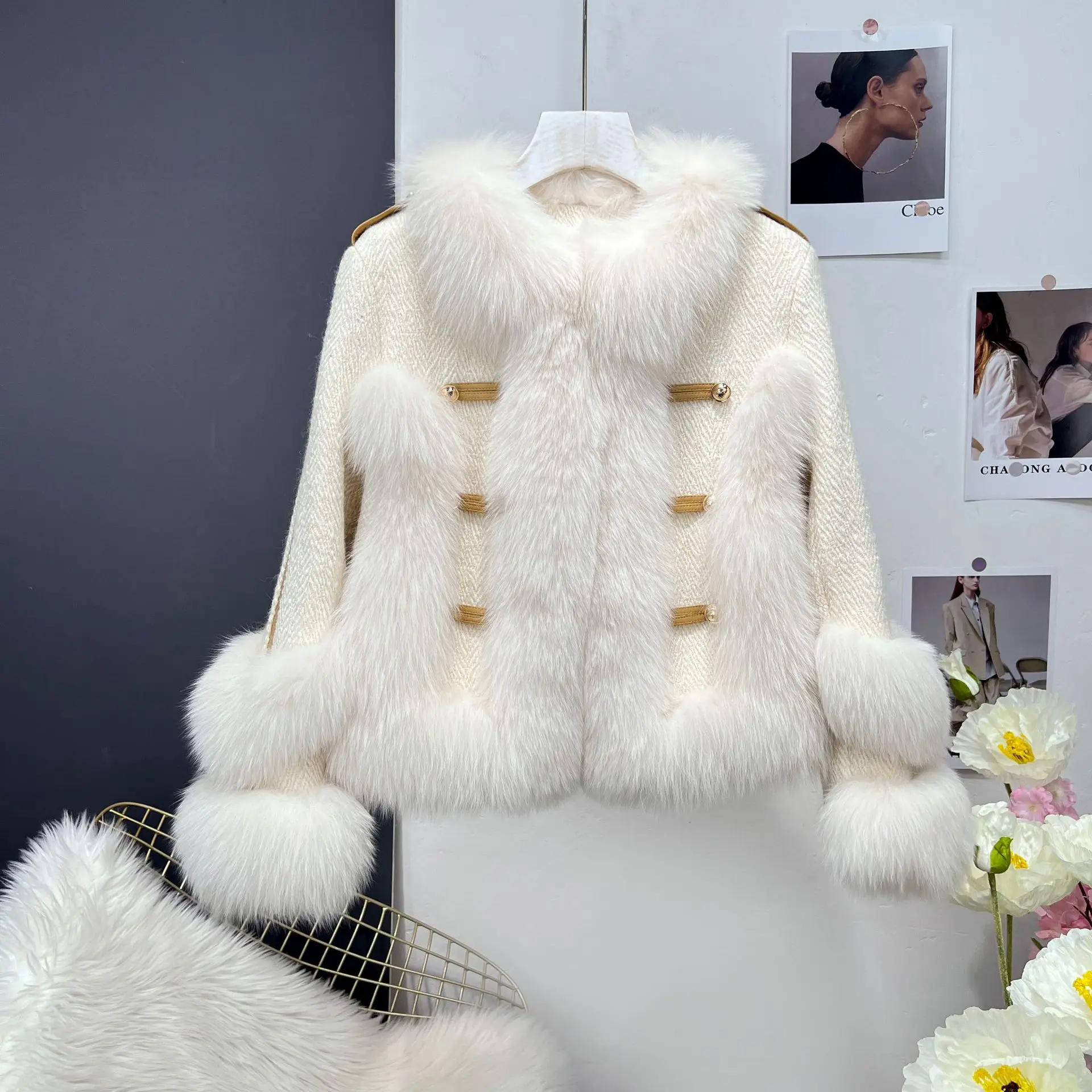 

2023 New Fox Fur Grass Coat Women's Short Style Small Fragrant Wind Coarse Spinning Wealth Qianjin Down Inner Sleeve