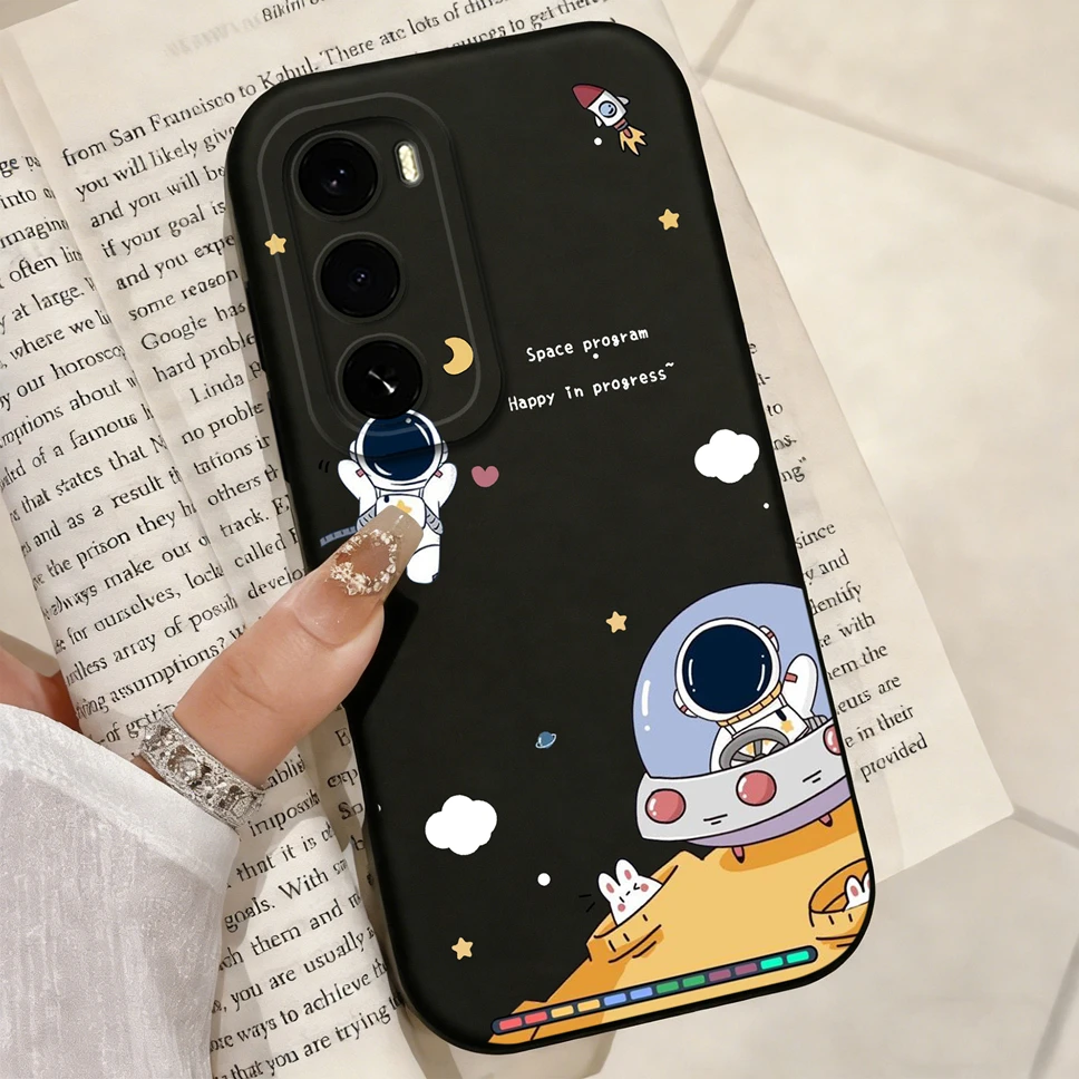 Cute Astronaut Cartoon Soft Silicone Shockproof Phone Case in Smooth Finish
