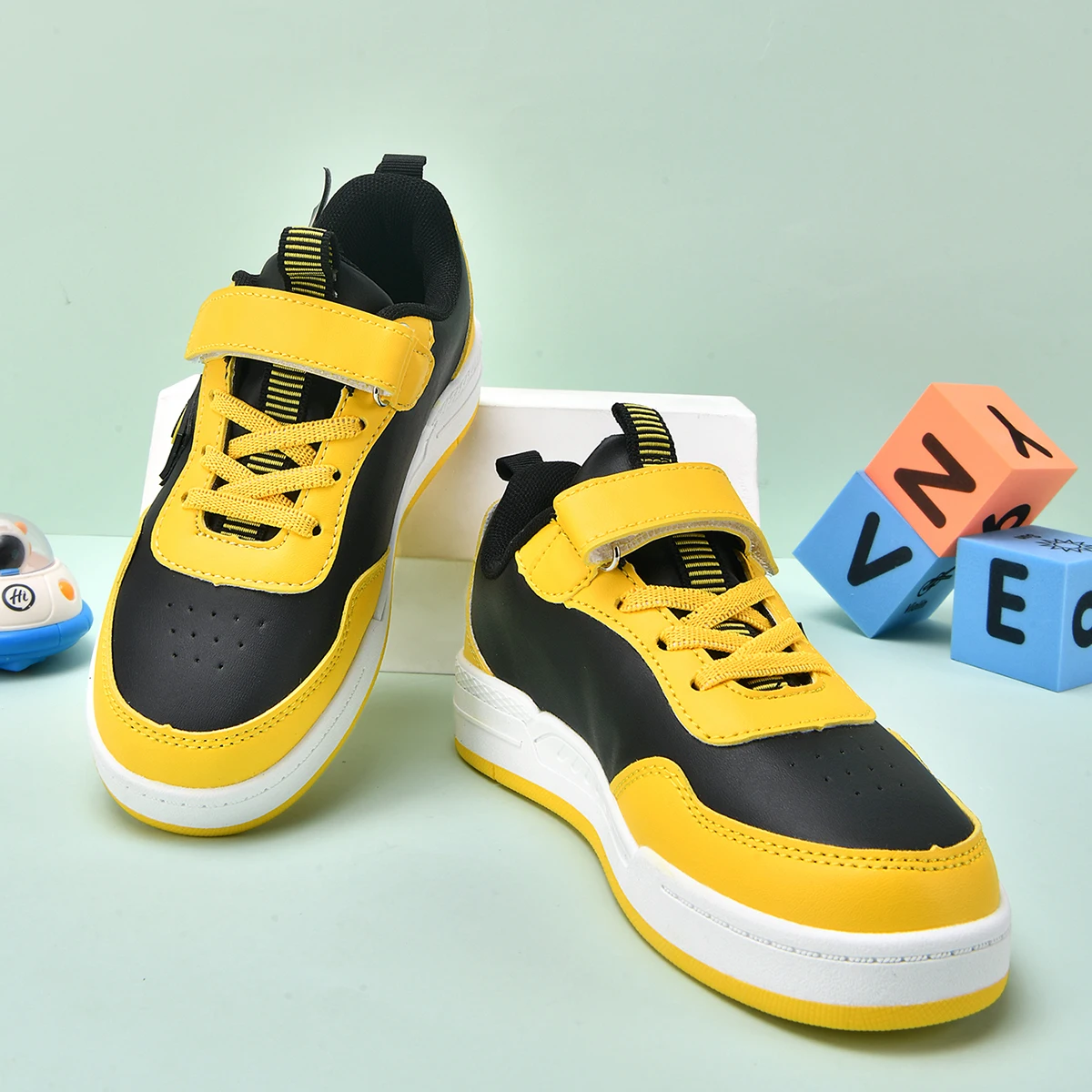 Kids Sneakers Cartoon Casual Shoes Boys Comfortable Sports Shoes Outdoor Nonslip Tennis Shoes Children Lightweight Running Shoes