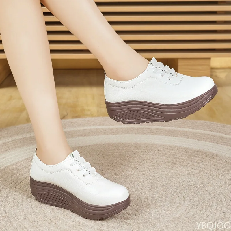 2025 Spring and Autumn New Shoe with One Foot Set, Mom's Shoes Soft and Comfortable Middle Aged and Comfortable Single Shoes