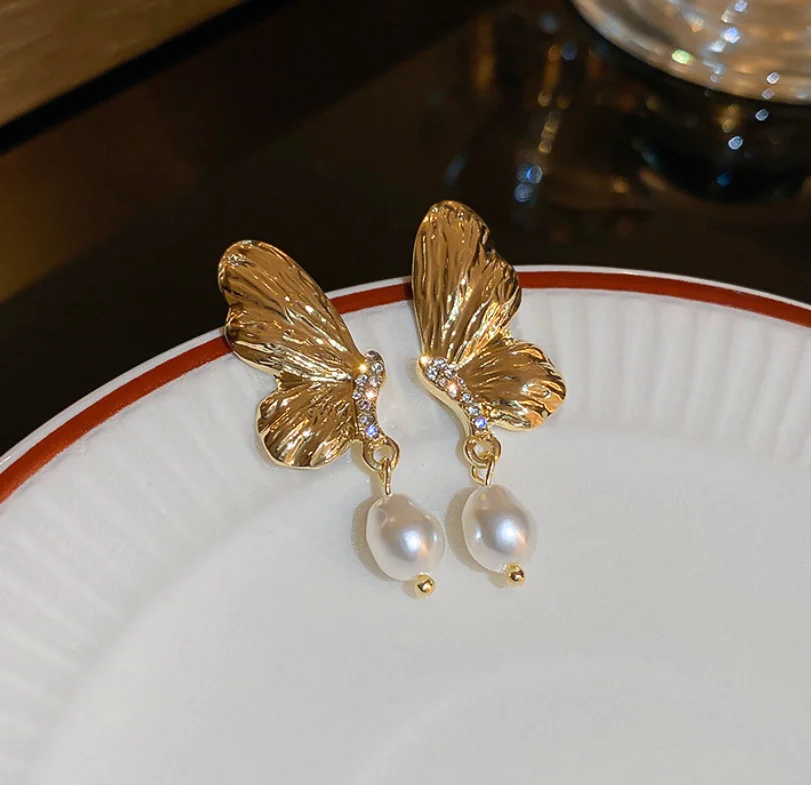 S925 silver needle alloy pleated butterfly Baroque Vintage Pearl Earrings for women Fashion Jewelry