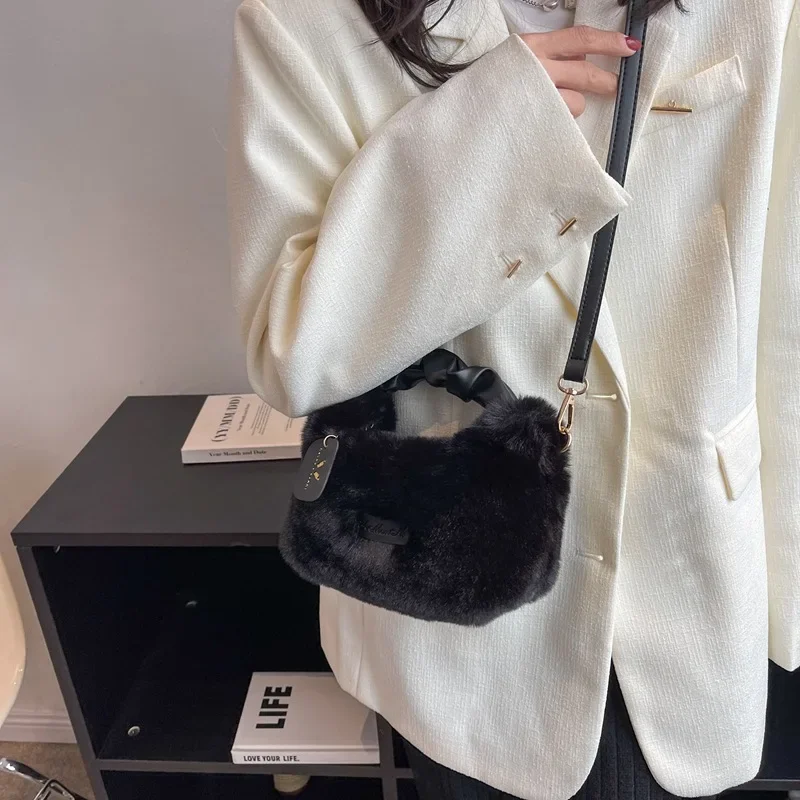 Shoulder Bags Autumn Winter Cute Plush Handbag NEW Simple Casual Sweet Street Fashion Stylish Personality Work Leisure Shopping