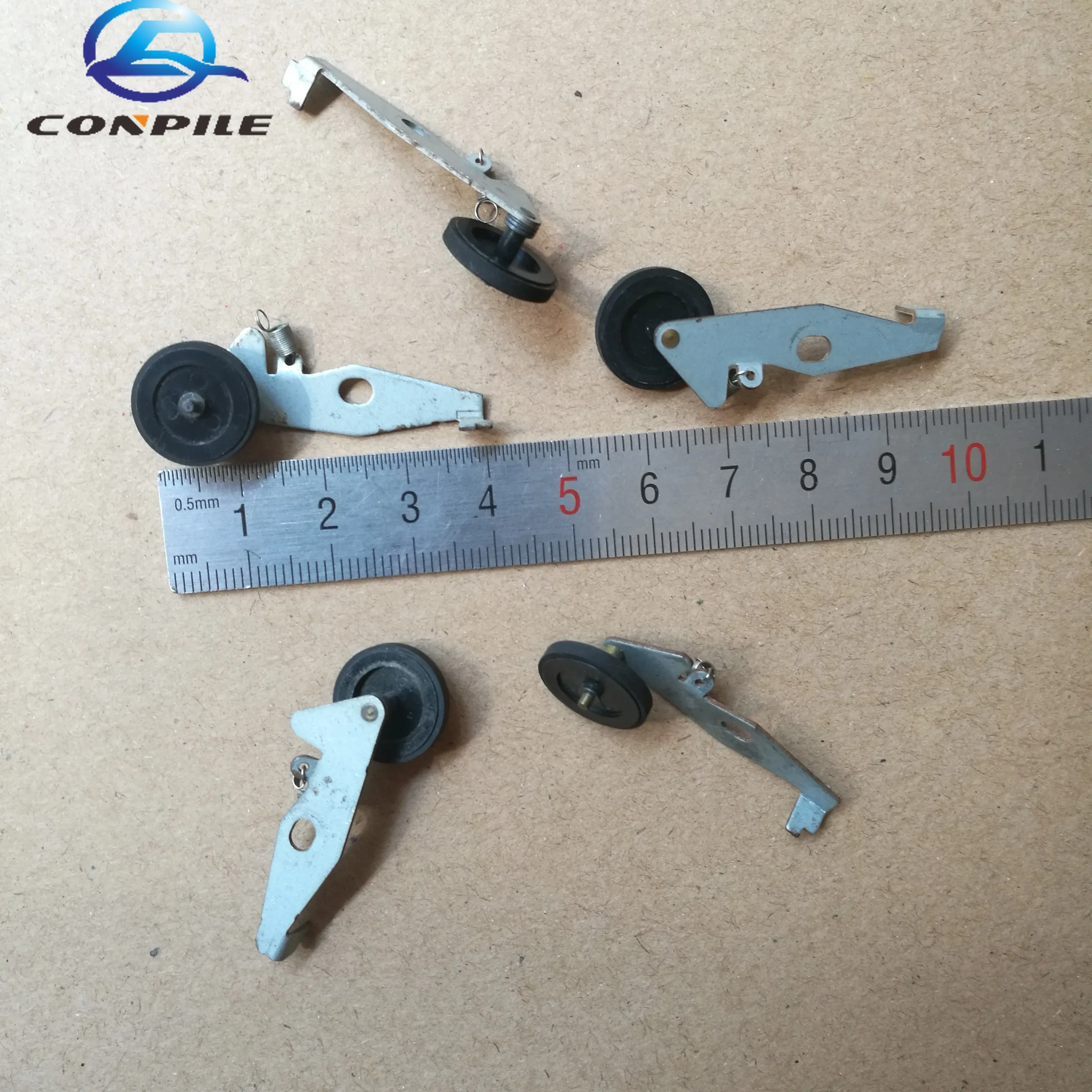 5Pcs Con Struttura In Ferro Radio Registratore A Nastro Cintura Ruota Di Rinvio Per Cassette Deck Audio Lettore Di Pressione Di Pressione Cinghia Pule