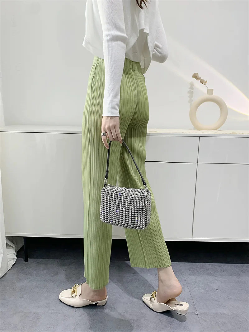 Summer New Casual Pants Simple Loose Comfortable Stretch Pleated Straight Nine Pants Women's Lightweight Fabric 90/95 Cm