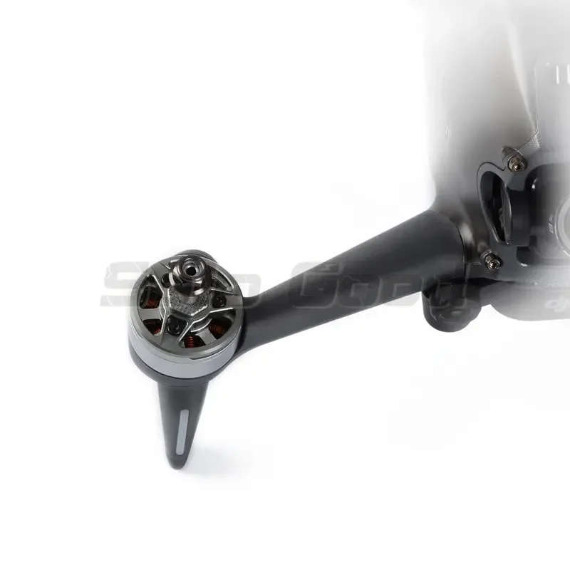 Quatre adaptateurs d'hélice en titane pour DJI FPV, présentés sur fond neutre.