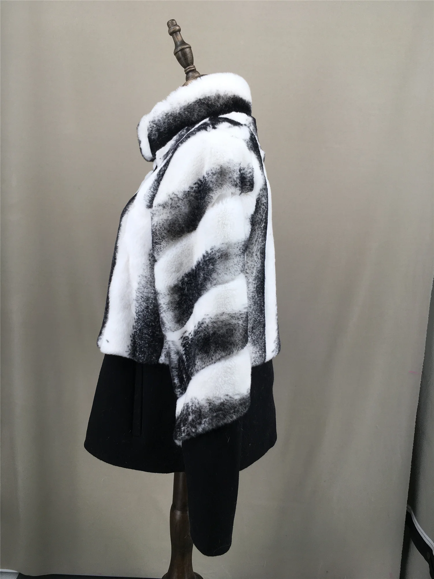 striped real Rex rabbit fur jacket black and white fur coat with wool 100% hem 220612 patchwork  luxury