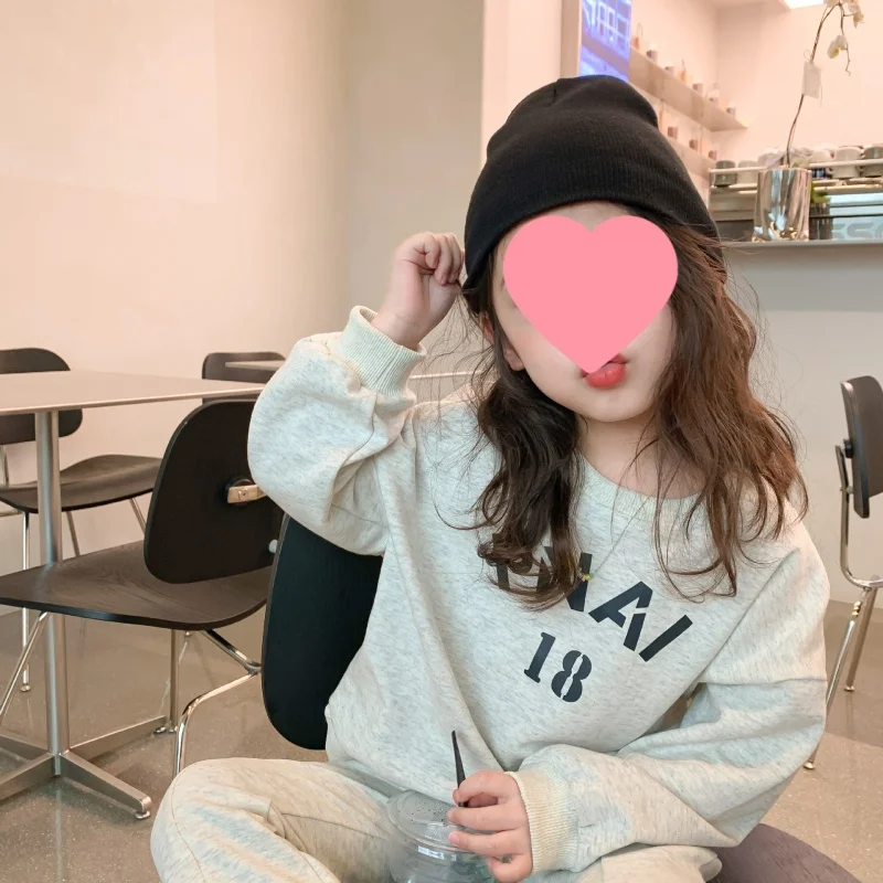 

Girls' Spring and Autumn Sweater Suit 2023 Autumn New Children's Casual Letter Sweater Flared Pants Two-Piece Set