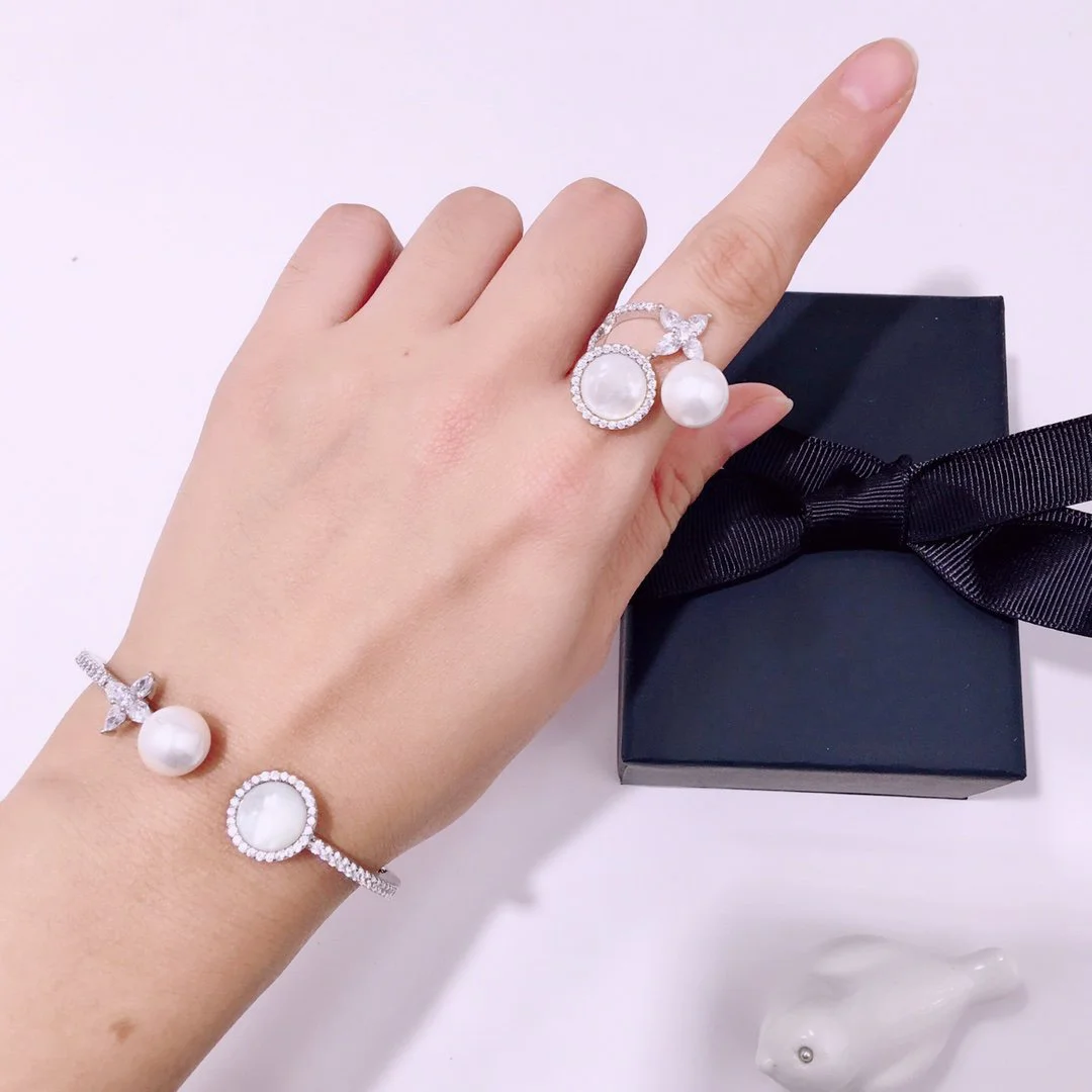 2022 Hot Trend Diamond Pearl Opening Bracelet Everyday Wear, Party, Birthday Golden Colored Gem  Gold Plated Brass