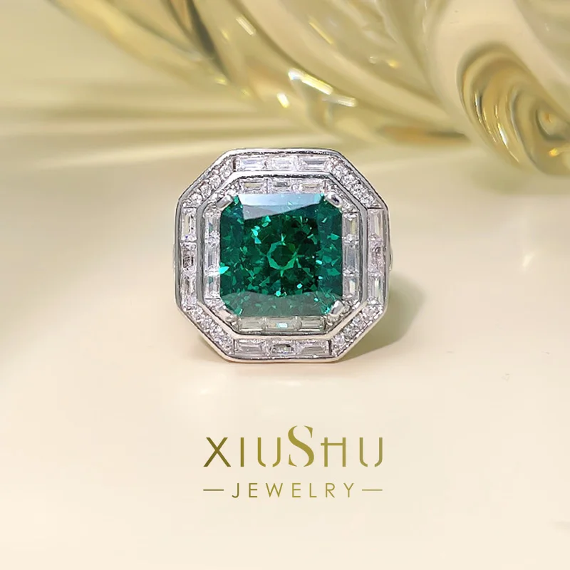 

Женское кольцо из серебра 925 пробы с искусственным королевским сапфиром