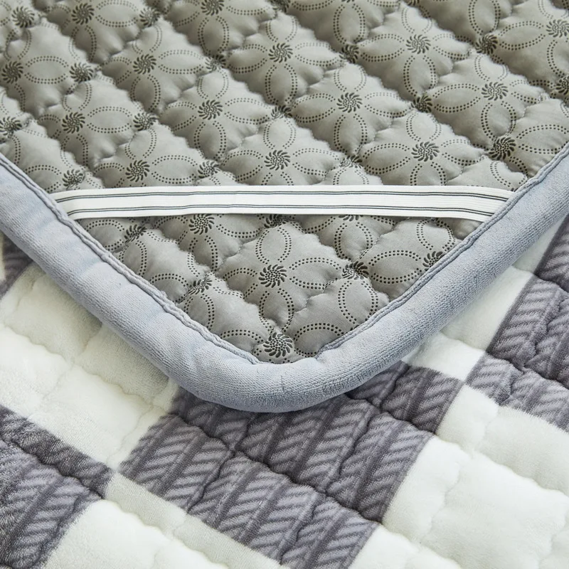 Winter Flannel Soft Mattress Toppers Dormitory Single Bed Warm Quilted Foldable Bedsheet Students Bunk Mattress Protection Pad
