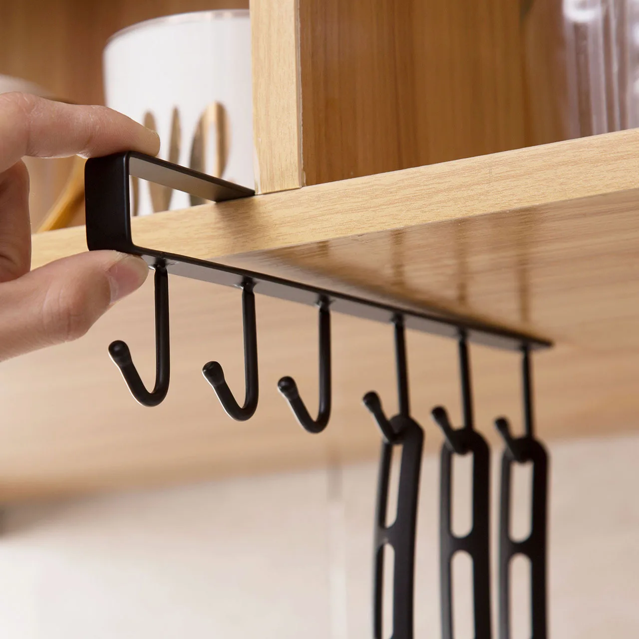 Железный шкаф, крючок без следов