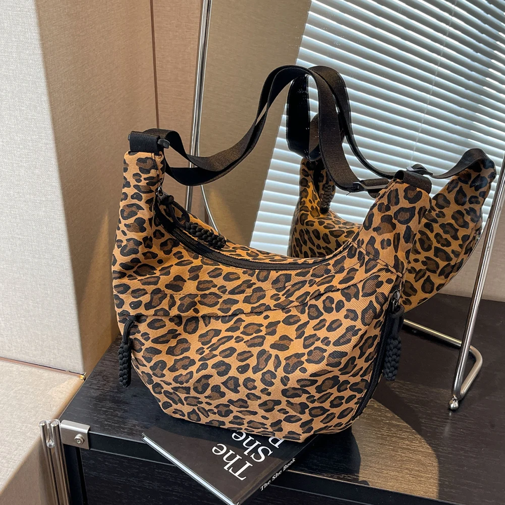Women Fashion Shoulder Bag Multi-pockets Leopard Print Crescent Crossbody Bag Large Capacity Adjustable Strap Simple Satchel Bag