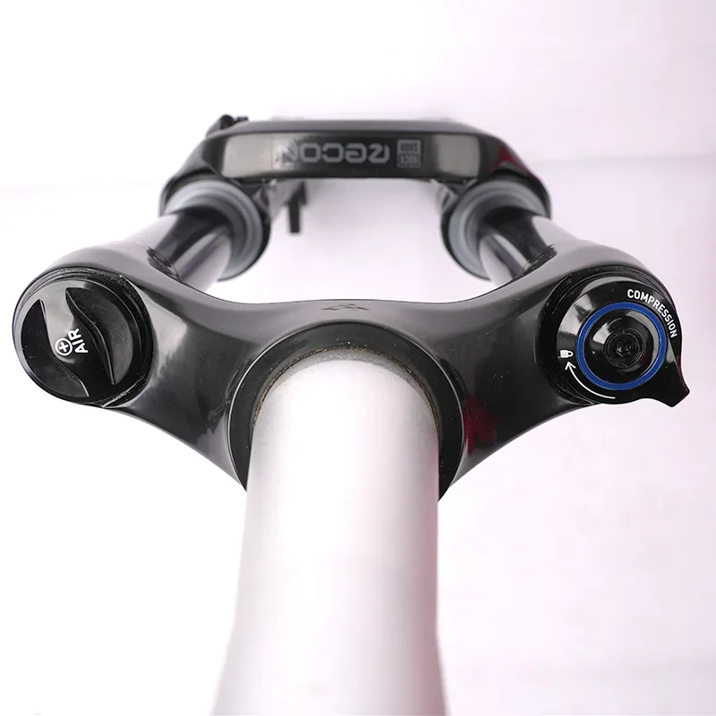 SRAM Rockshox Recon Silver RL 140mm TRAVEL 29 Wheel Fork 15x100mm