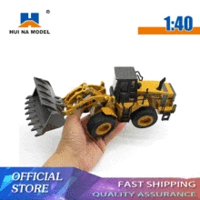 

Huina 1913 1:40 Static Diecast Loader Metal Alloy Construction Vehicle High Simulation Car Model Decor Collection Toys for Kids