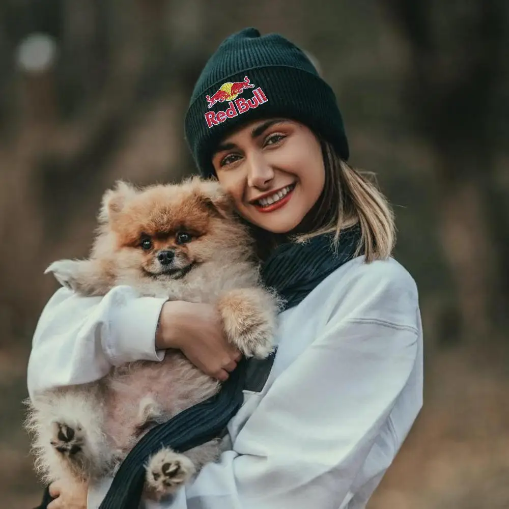 Essential Winter Red Bull Beanie Hat Men's and Women's Sports Warm Knitted Ski Climbing