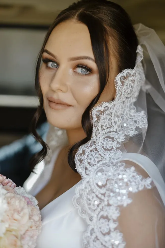 

Sparkling Sequins Bride Cathedral Bridal Veils Lace Edge 1 Layer With Metal Comb 3 Meters Long Wedding Veil Wedding Accessories