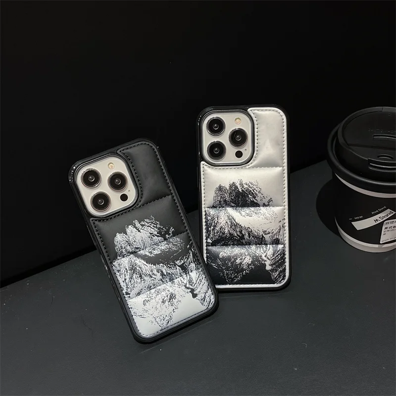 

Luxury Snowy Mountain Scenery Phone Case For iPhone 15 14 13 12 11 Pro Max Down jacket brand Cushioning protection Cover