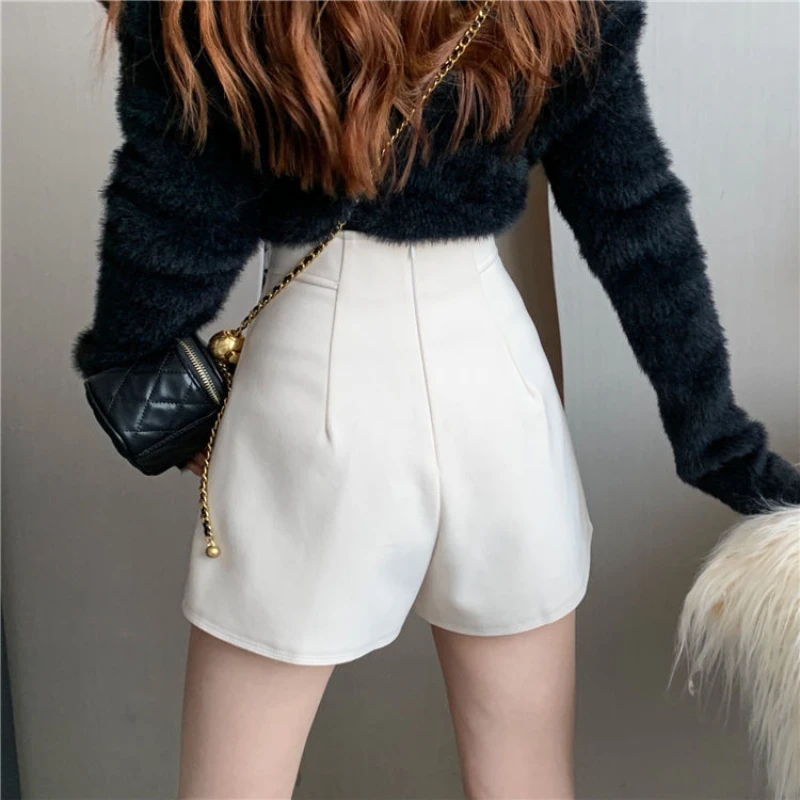 Shorts Women 2024 New Korean Elegant Buttons Autumn Basic Solid High Waist All-match Shorts Casual Ladies Vintage Wide Leg Pants