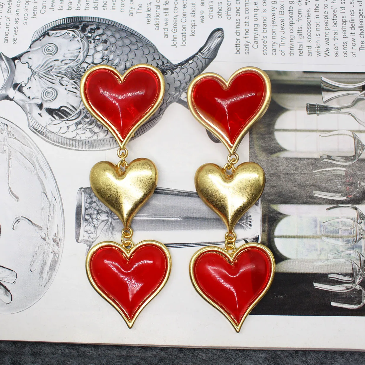 

Серьги-гвоздики с красным сердцем, висячие, подарок на день Святого Валентина
