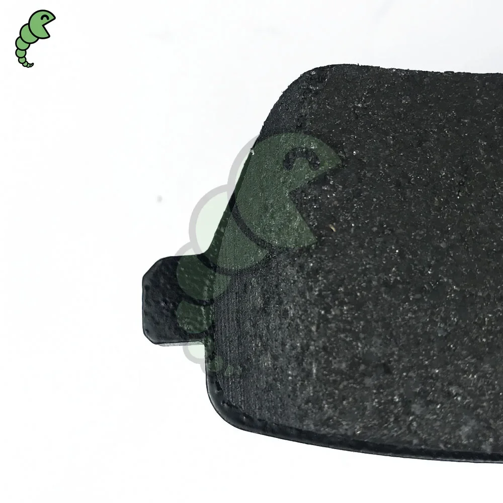 Car Brake Pads Set Ceramic Pad Front Friction Plate 0084200820 Brake Shoes Behind for Mercedes-Benz A0084200820 Brake Pad Back Skin