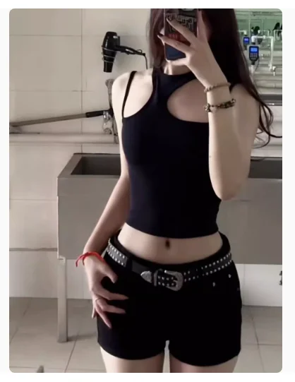 Black shorts (with belt) [good quality]