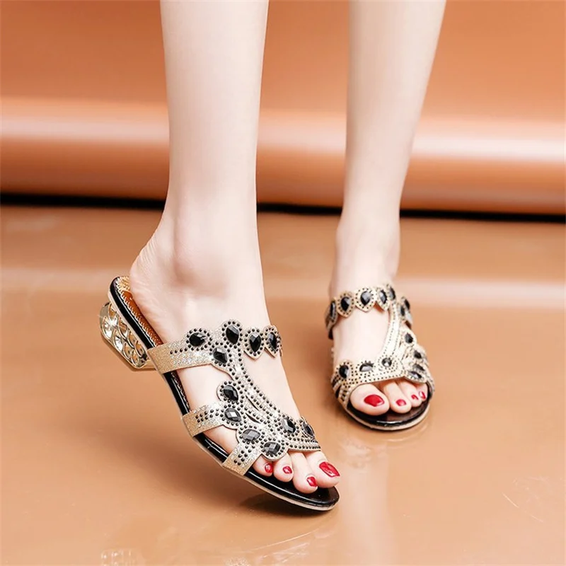 Summer New 2023 Rhinestone Slippers Ladies Chunky Heels Hollow Casual Slippers Fashion Beach Flip Flop Sandals