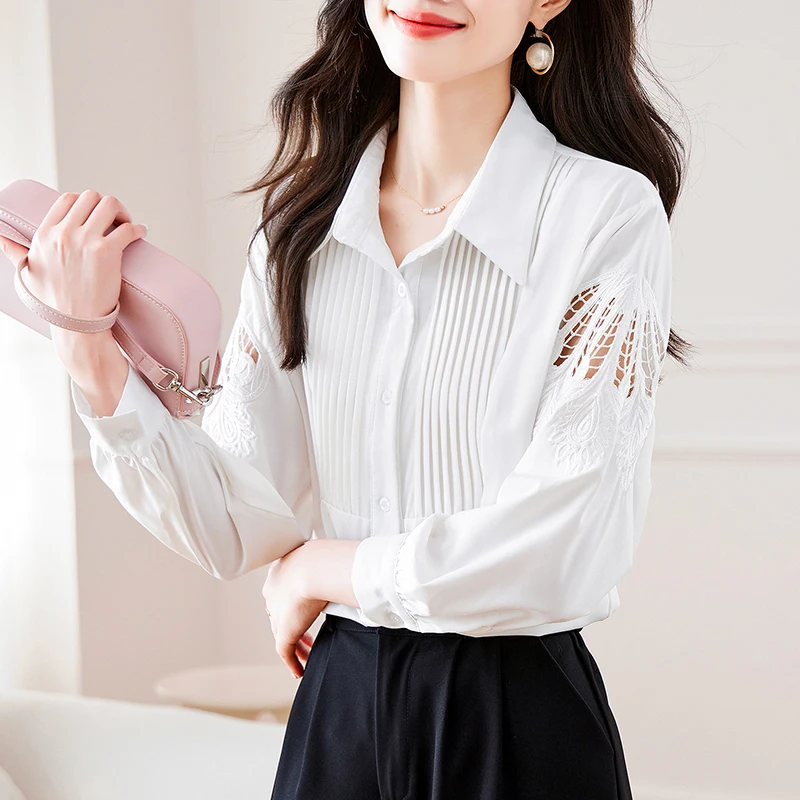 

Temperament Embroidered Patchwork Fashionable Turn-down Collar Shirt for Women Hollow Out Sleeve Female Pleated Blouses White
