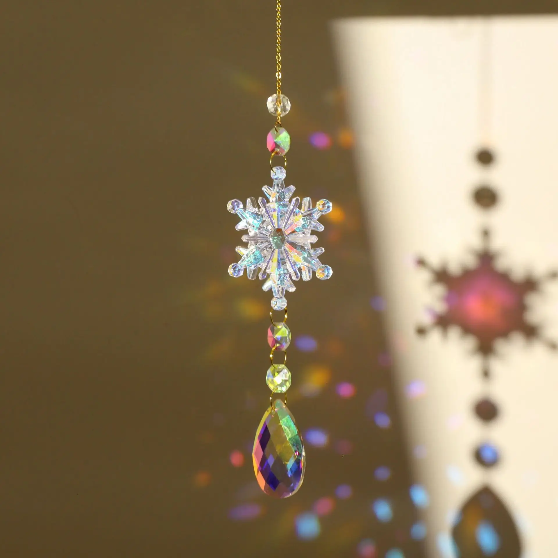 4 pcs Crystal Suncatcher Christmas Tree Ornaments ,Snowflake Crystal Hanging Ornaments for Tree Party Decor Window Garden Decor