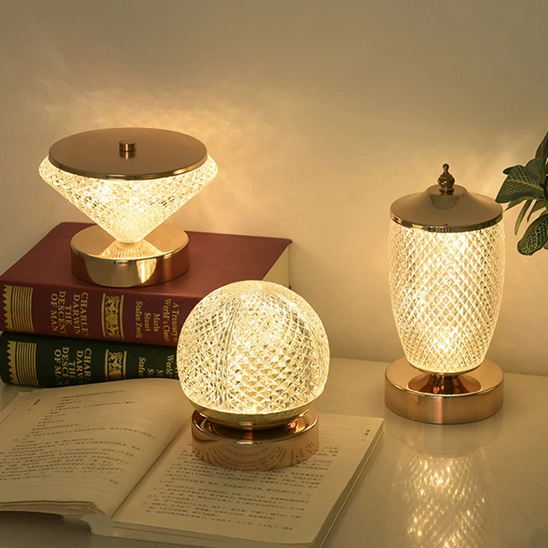 

Modern LED Crystal Table Lamp Texture Acrylic Desktop Decor Lights For Study Bedroom Bedside Living Rooms Bar Ambiance Luminaire