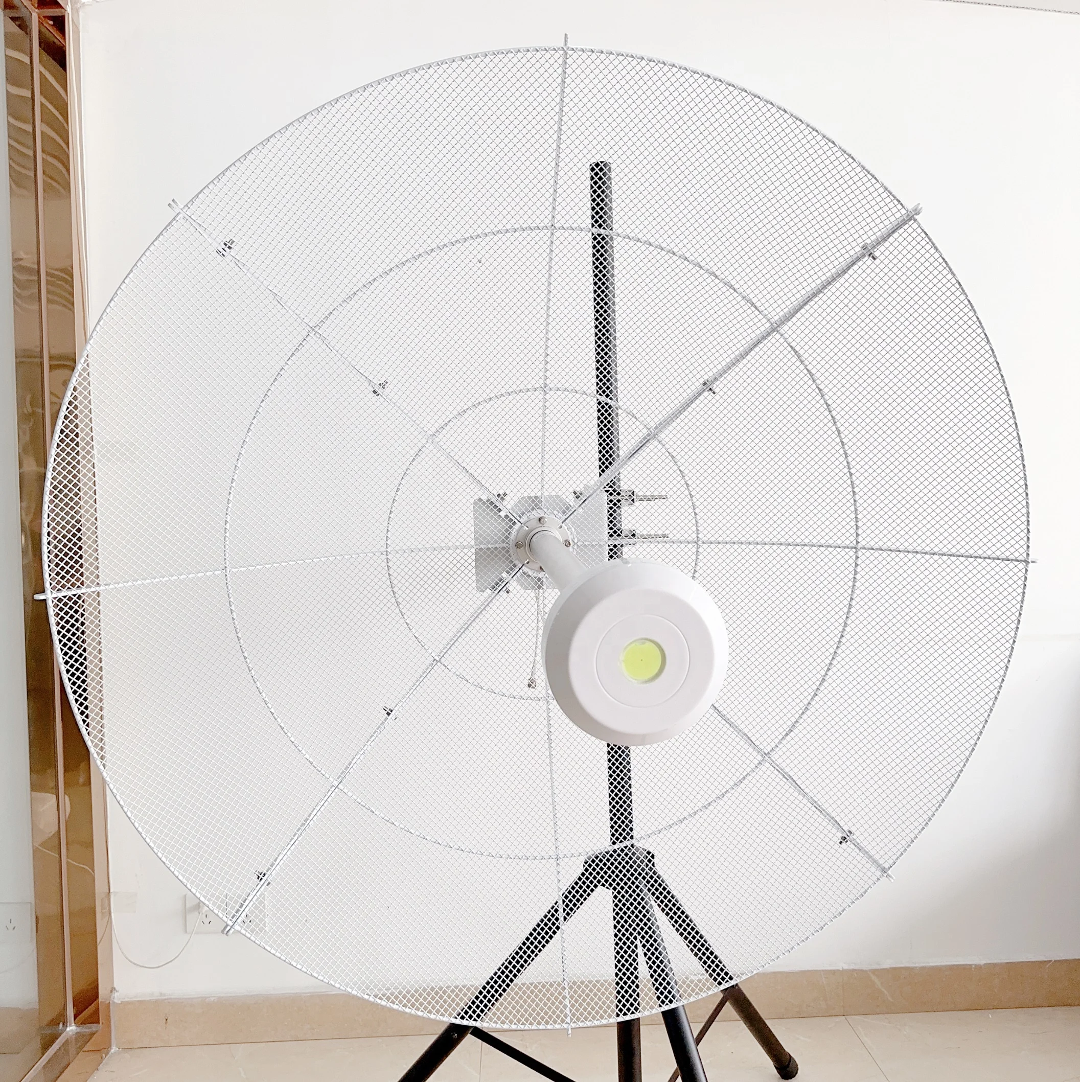 

Wifi signal amplifier antenna 700-4200MHz 16/32dbi hyperbolic antenna