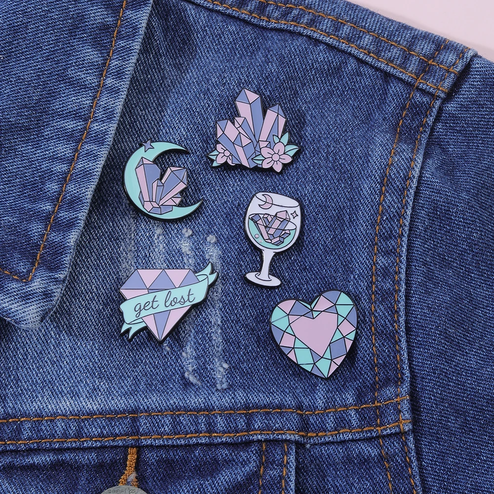 Moon Diamond Heart Wine Cup Crystal Mine Pattern Puzzle Spille Pink Purple Smalto Menisco Pins Hat Bag Badge Per Gli Amanti Del Gioco