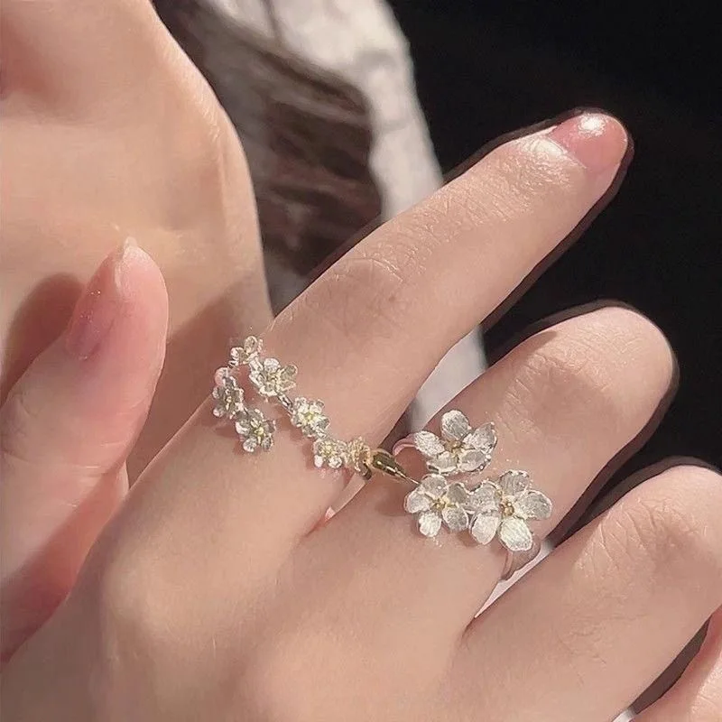 Unique Delicate Flower Opening Adjustable Rings for Women Silver Color Minimalist Finger Ring Engagement Jewelry Female Gift