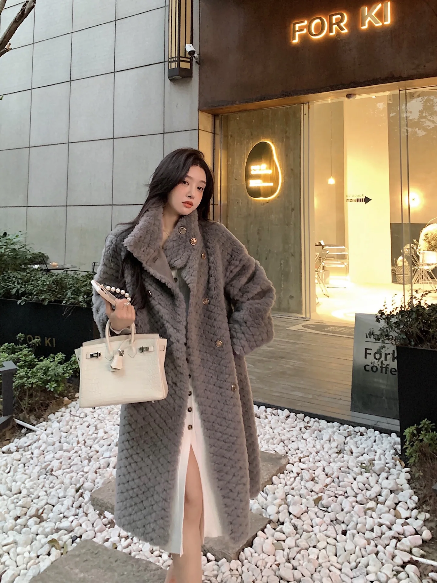 

Sydney women's wear Australia 100 sheep wool ox horn buckle Lamb Fur grass integrated coat series