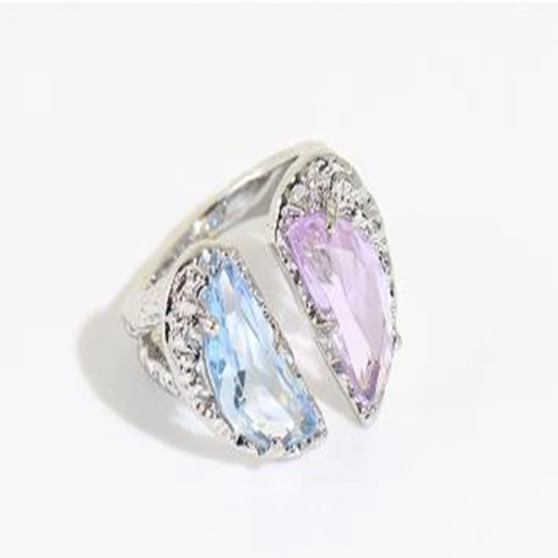 

2022 New South Korean Fashion Niche Design Minimalism Metal Wind Splice Color Heart Gem Live Ring Women Jewelry