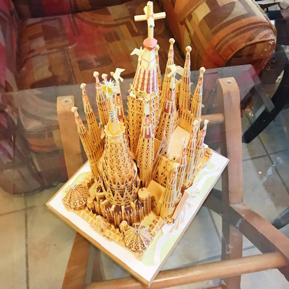 DIY 스페인 사그라다 파밀리아 3D 종이 모형 유명 건축물 종이 모형 퍼즐 키트