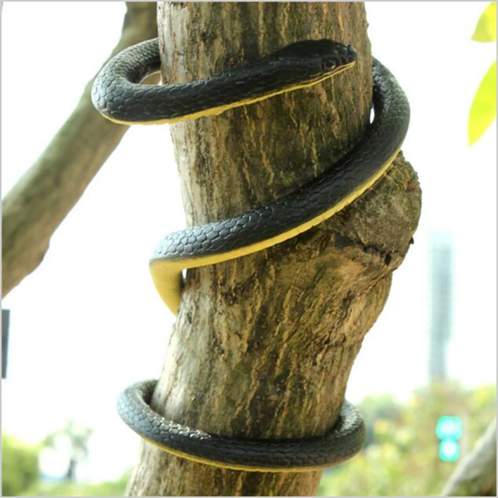 Simulation of Snake Rubber Plastic Reptile Toys April Fool's Day Pranks and Funny Fake Snake Props Film and Television Model