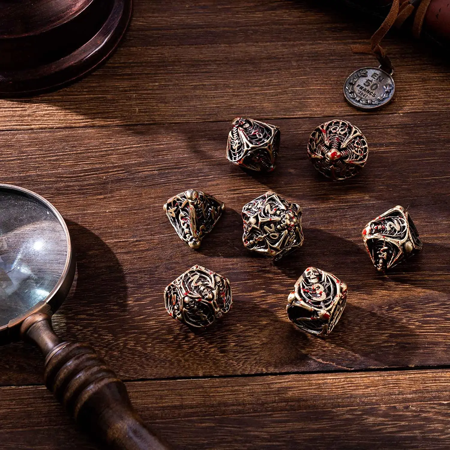 Hollow metal skull dice 7-piece set Cthulhu polygonal dice RPG board game Pathfinder metal role-playing board game D20D12D6