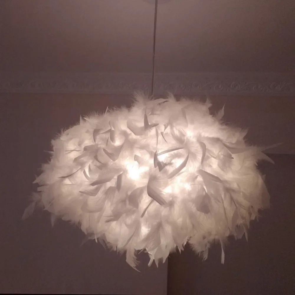 

Nordic Feather LED Pendant Lamps Bedroom Warm and Romantic Girl Children's Room Chandelier Lighting Home Decor Hanging Fixture