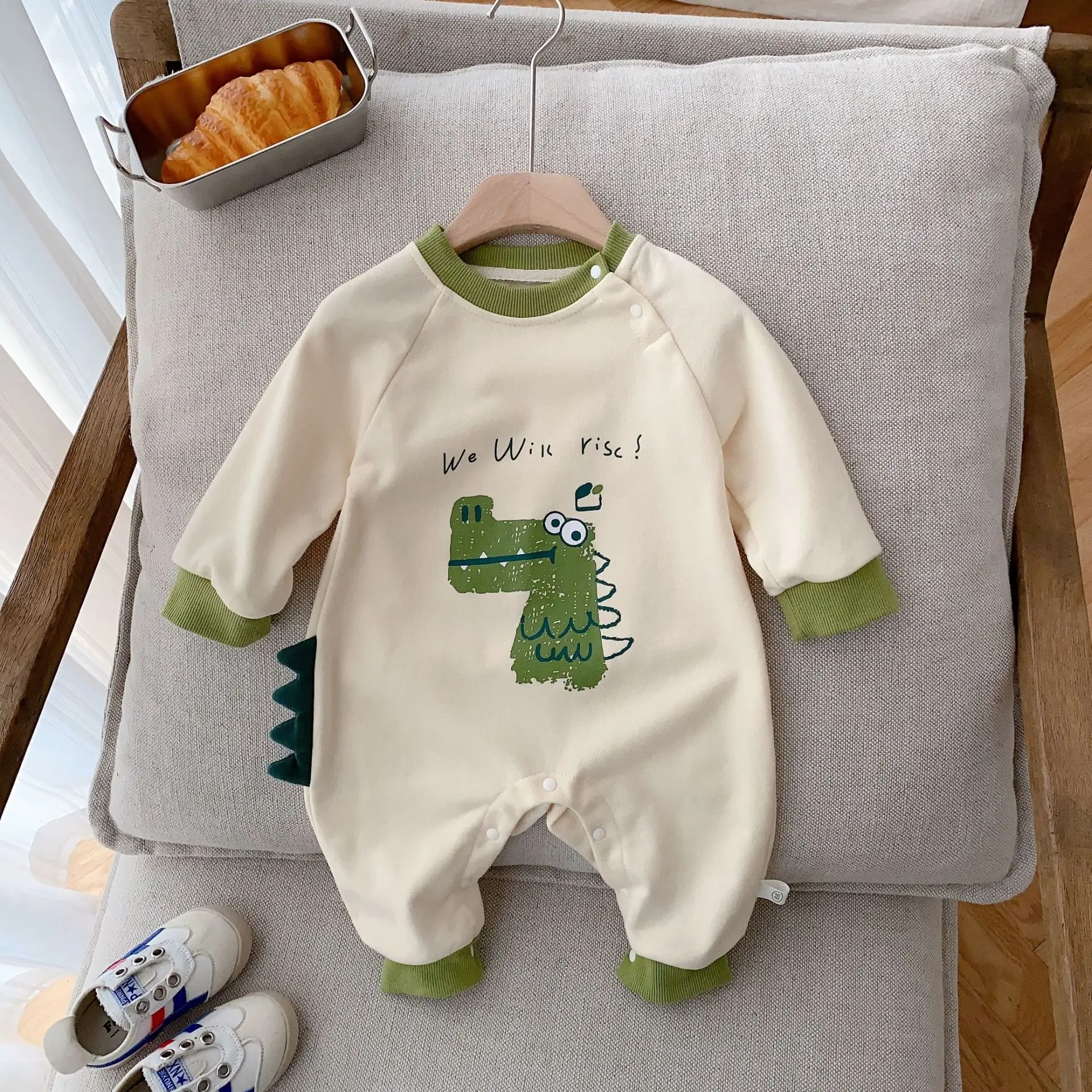 

Baby Long Sleeve Romper Autumn Korean Dinosaur Print Boys One Piece Clothes Cotton Infant Girls Cartoon Jumpsuit Newborn Clothes