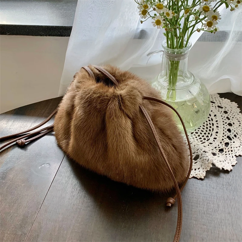 Women's Winter Drawstring Closed Fur Bag Luxury Mink Fur Large Capacity Handbag Women's Stylish Elegant Fur Shoulder Bag